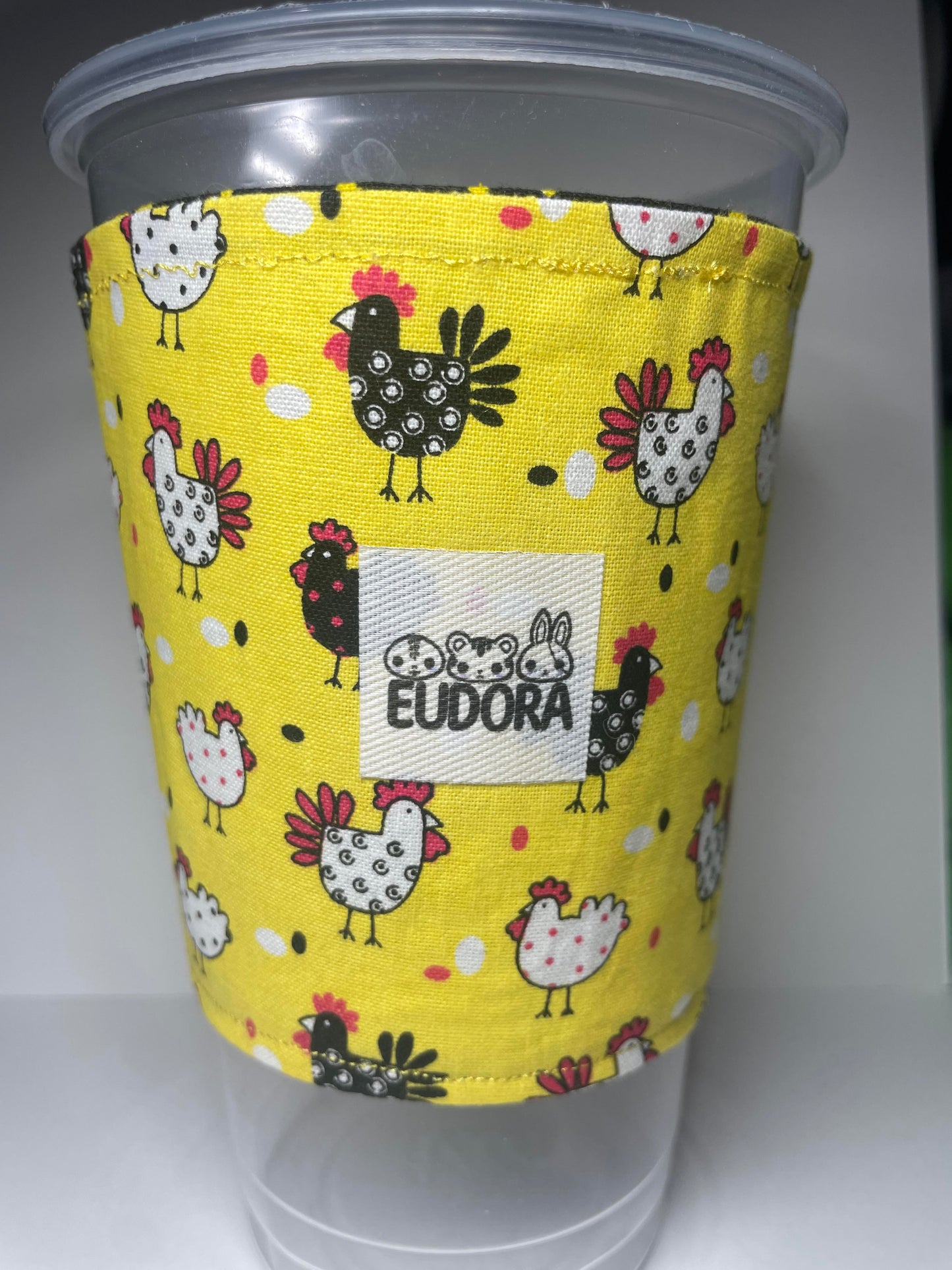 REVERSIBLE CHICKEN & DASHES MEDIUM CUP SLEEVE