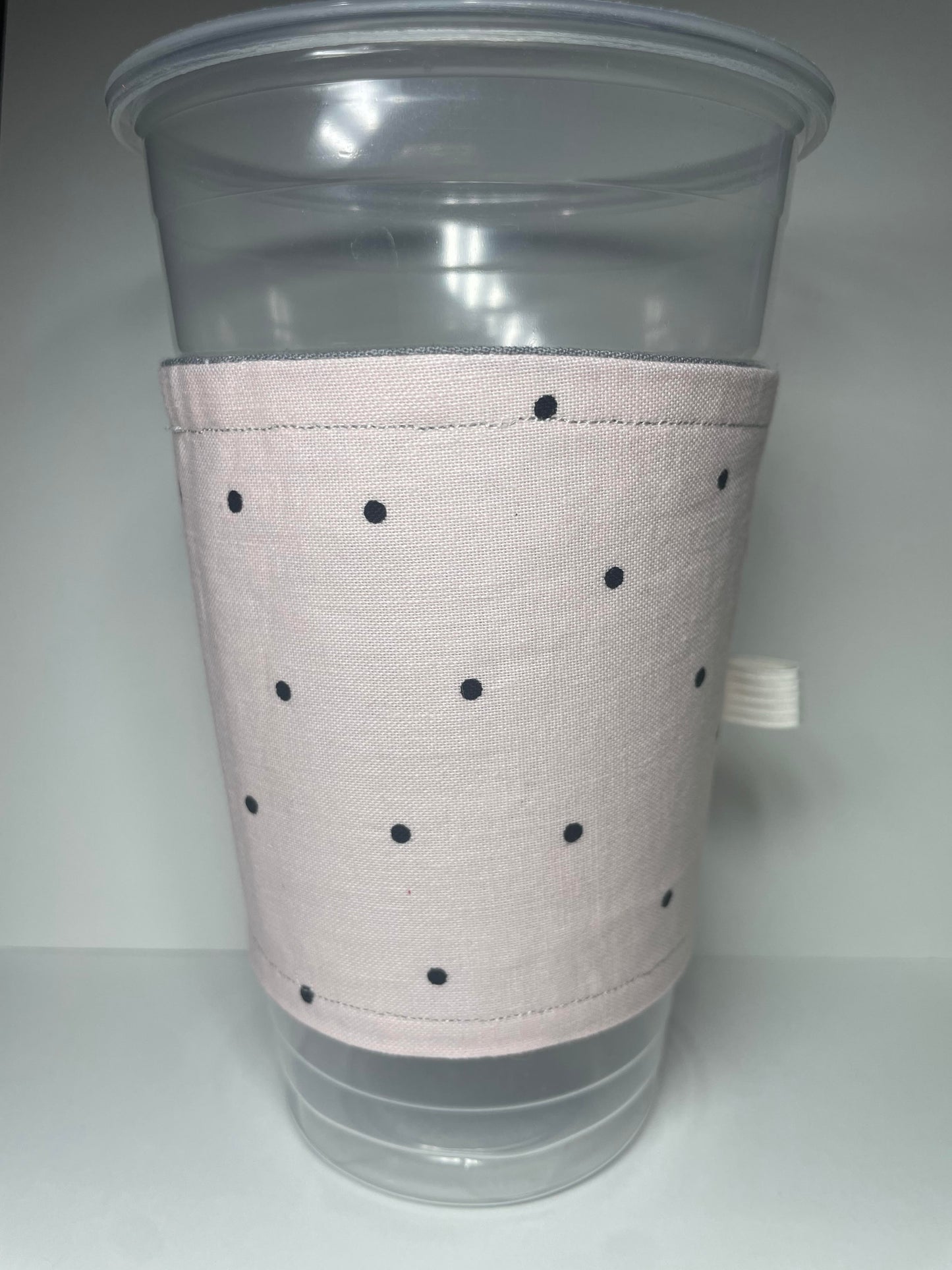 REVERSIBLE ARROW PINK DOTS MEDIUM CUP SLEEVE