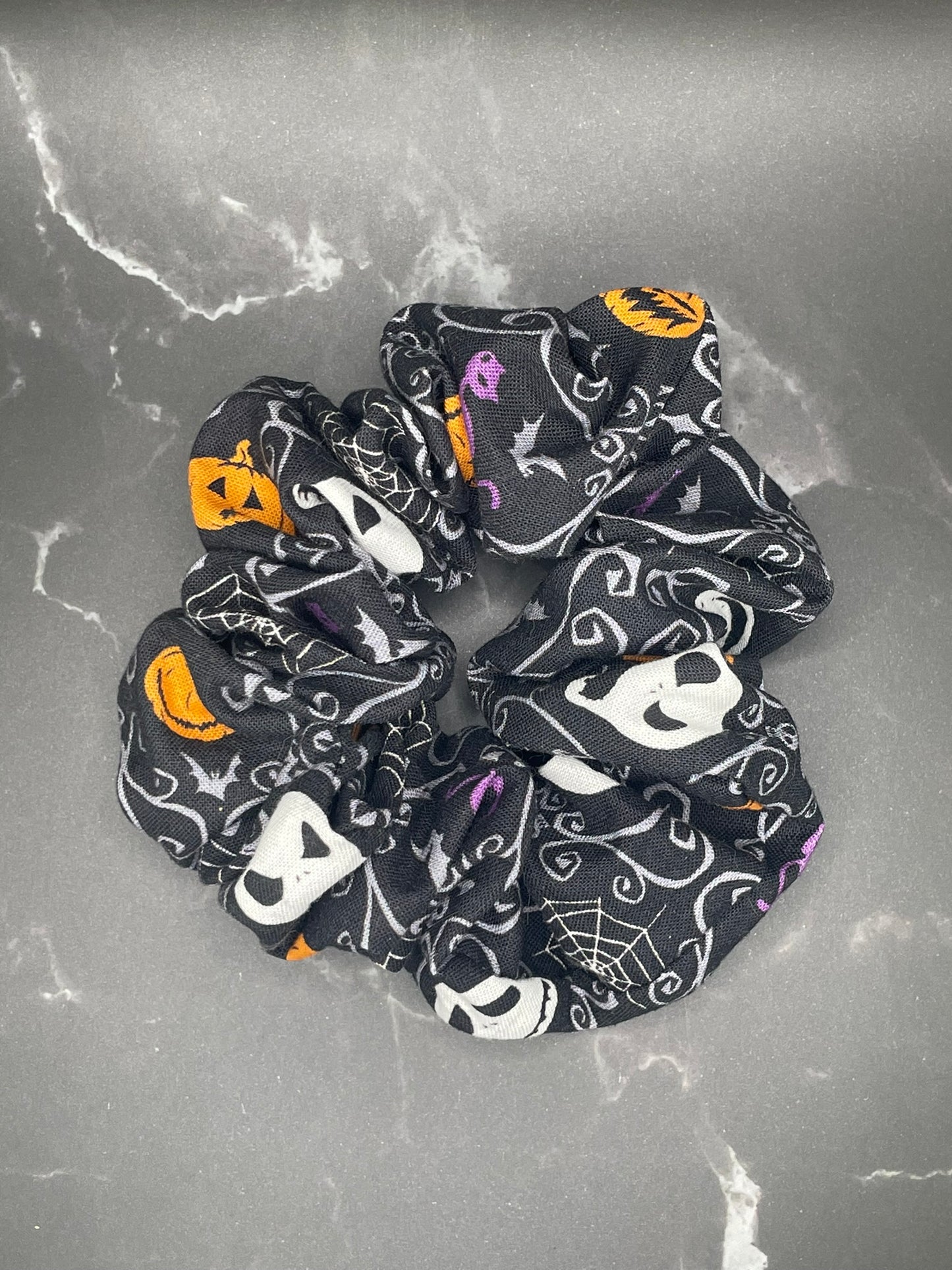 NIGHTMARE BEFORE CHRISTMAS, MEDIUM SIZE SCRUNCHIE