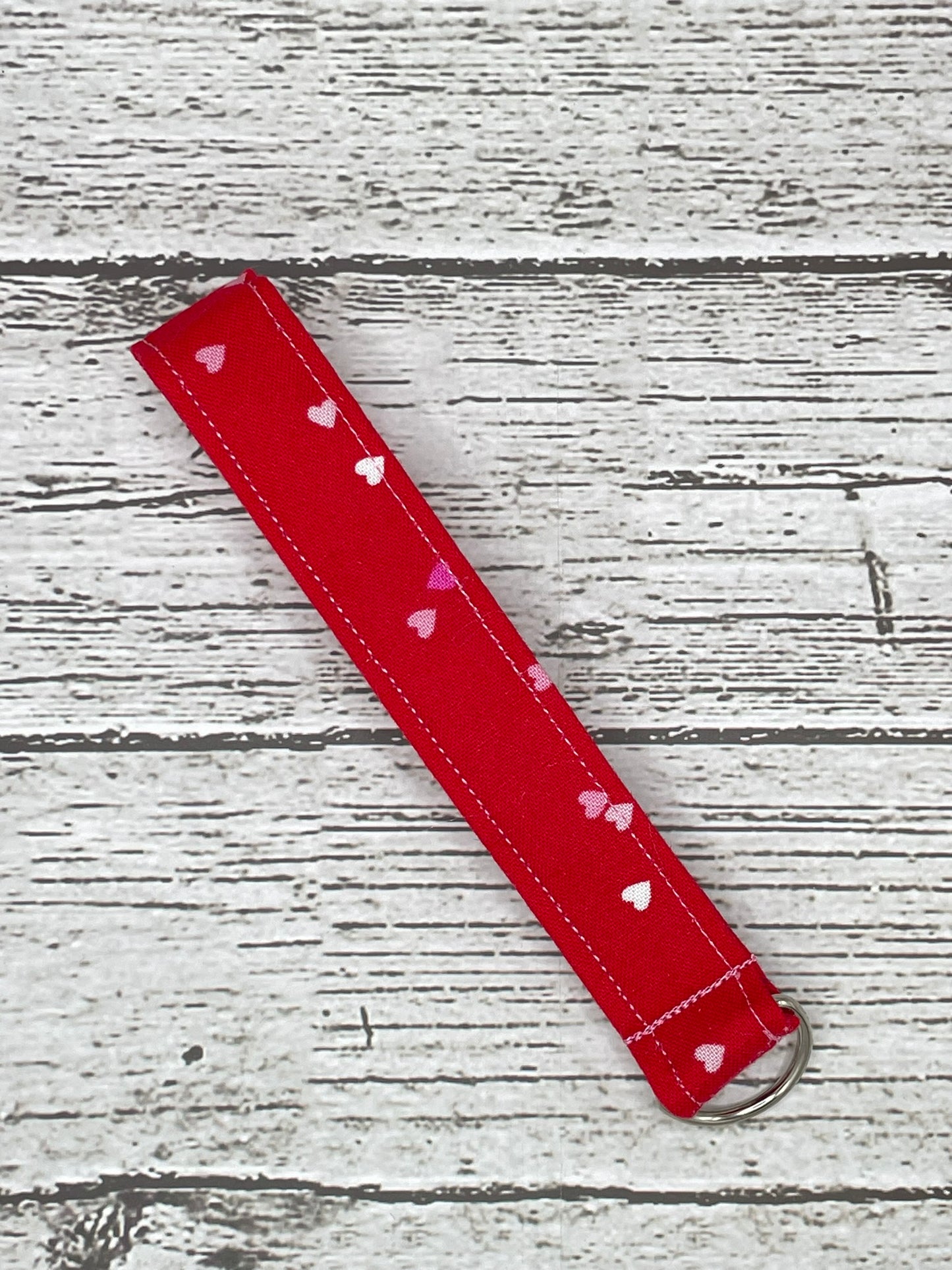 HEARTS ON RED SMALL KEY FOB LANYARD